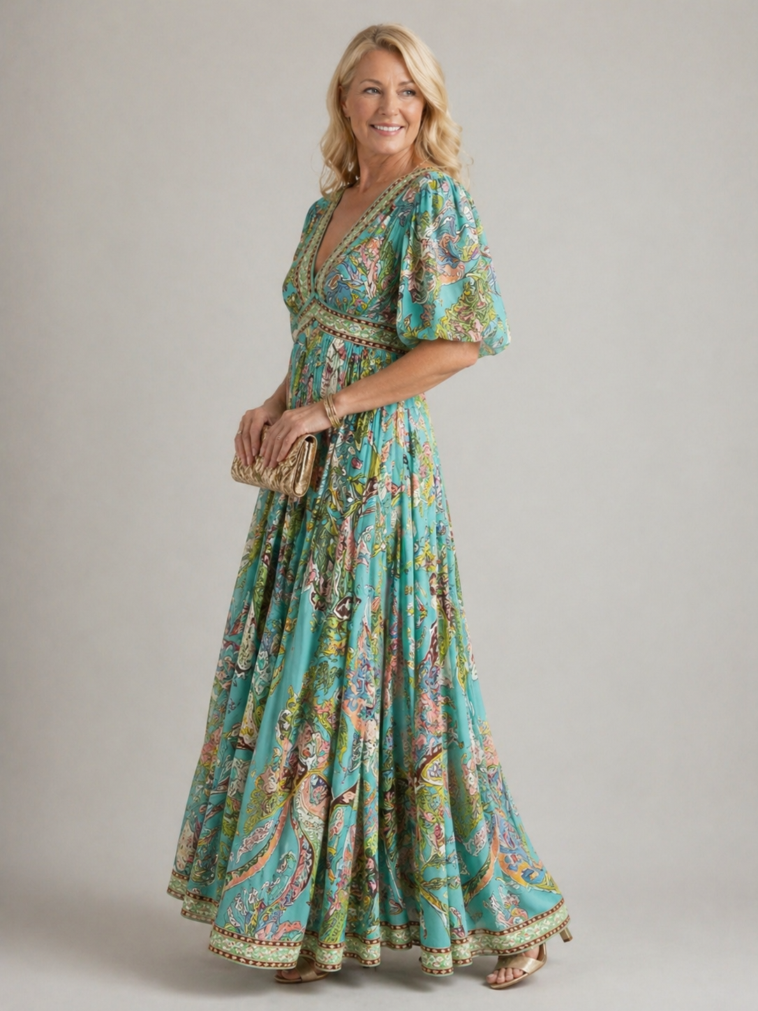 Scout | Airy maxi dress with puff sleeves and V-neck