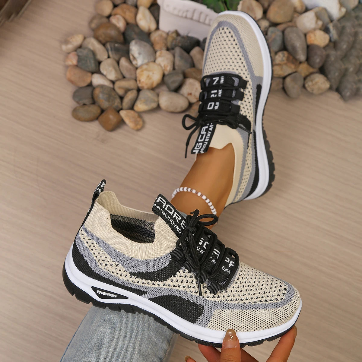Casual Soft-Soled Lightweight Sneaker