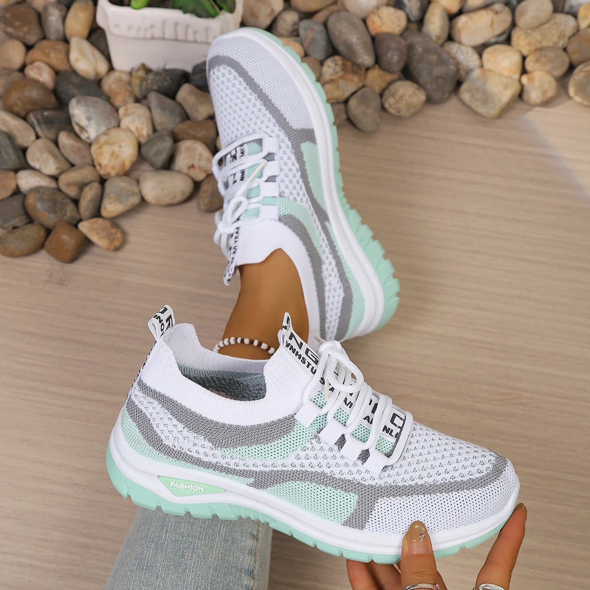 Casual Soft-Soled Lightweight Sneaker