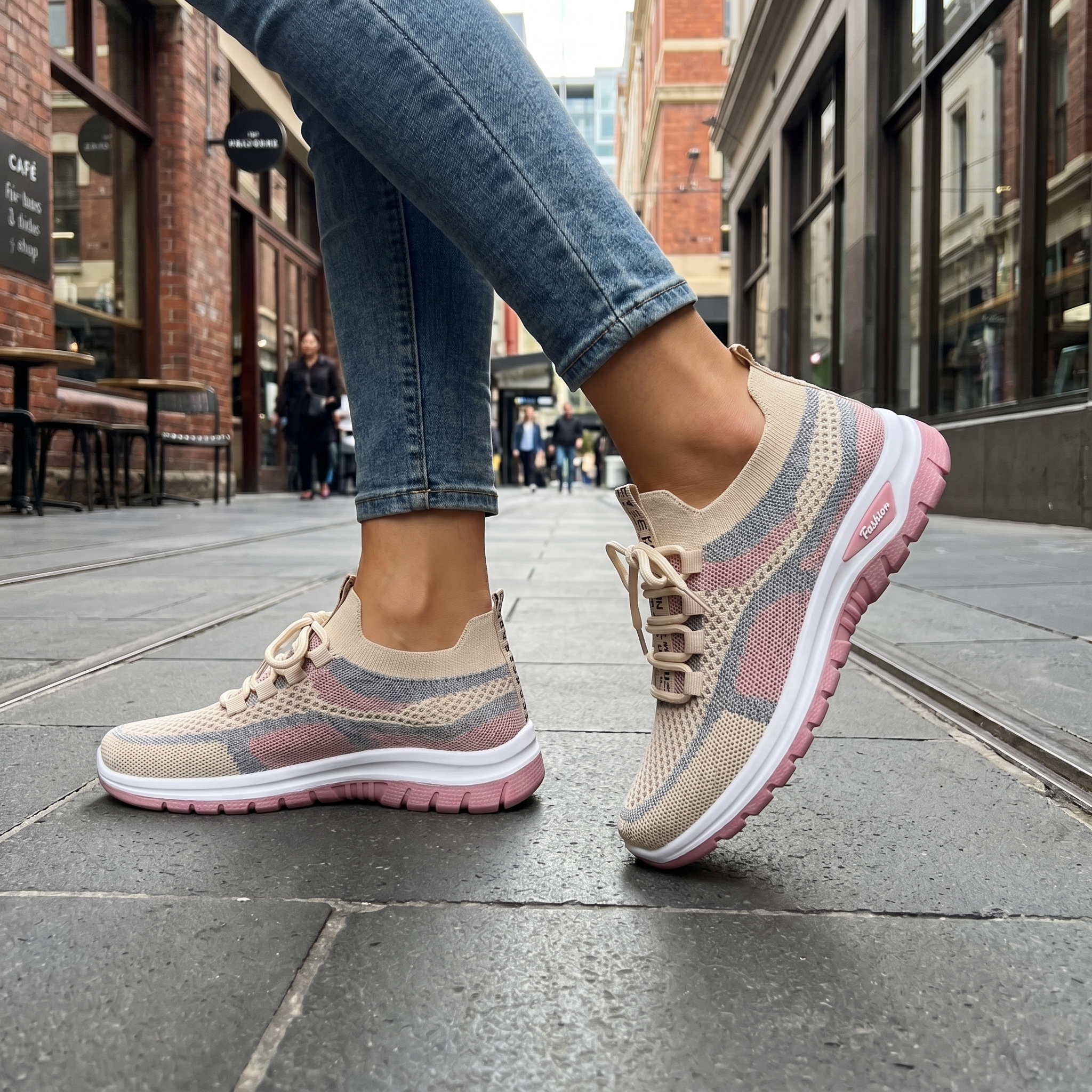 Casual Soft-Soled Lightweight Sneaker