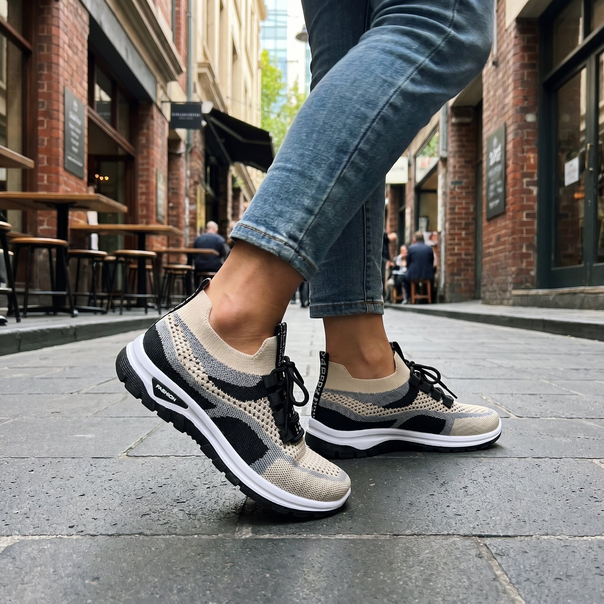 Casual Soft-Soled Lightweight Sneaker